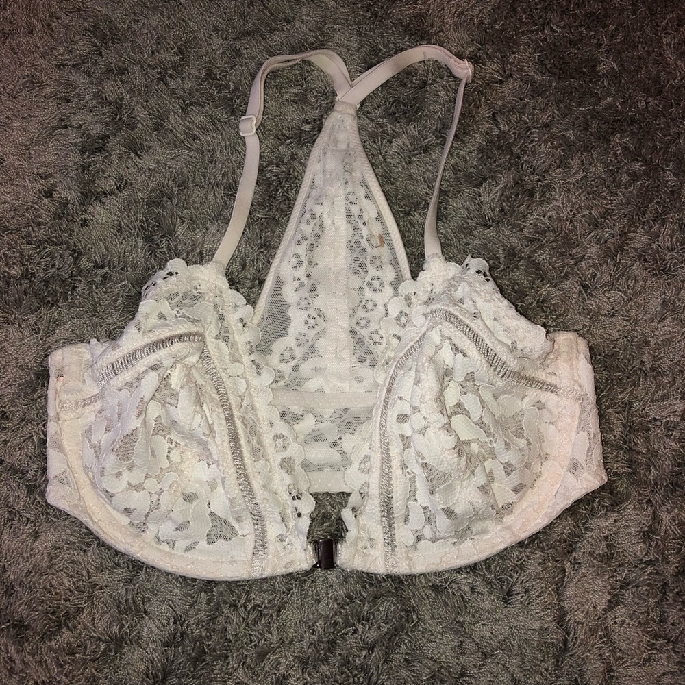 Victoria’s Secret Lace Front Closure Bra